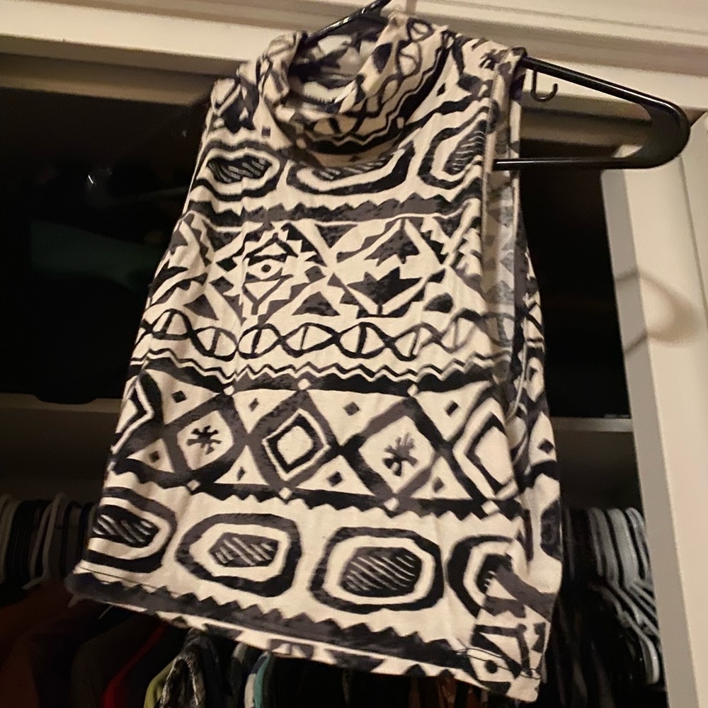 Crop high neck top mixed pattern